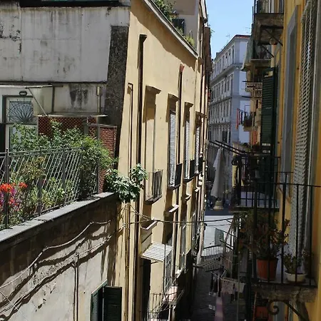 Al Civico 8 Νάπολη